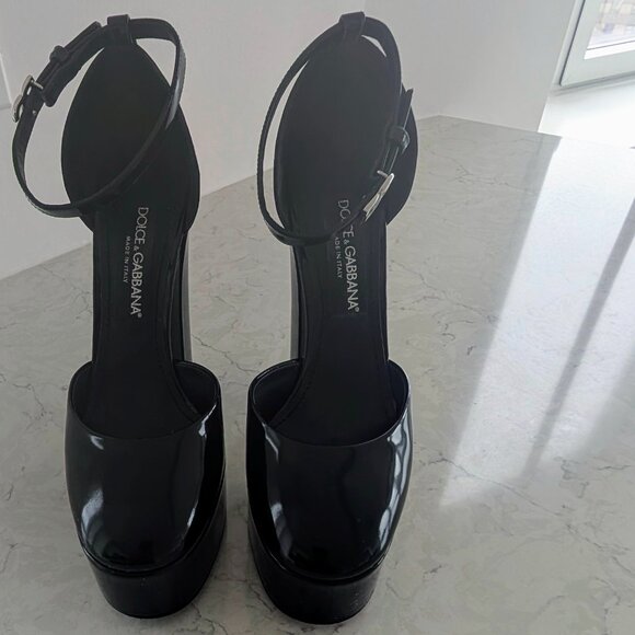 Dolce & Gabbana Round Toe size 9 patent leather 10.5 cm platform pumps - Picture 1 of 7